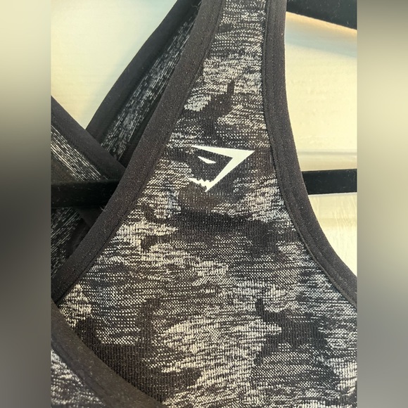 Gymshark Camo Seamless Sportsbra - Picture 3 of 7